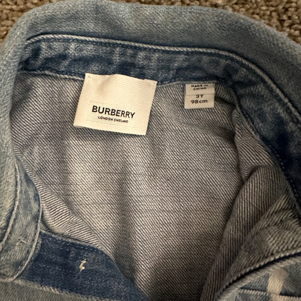 Toddler Denim Burberry top & shorts - Picture 3 of 6